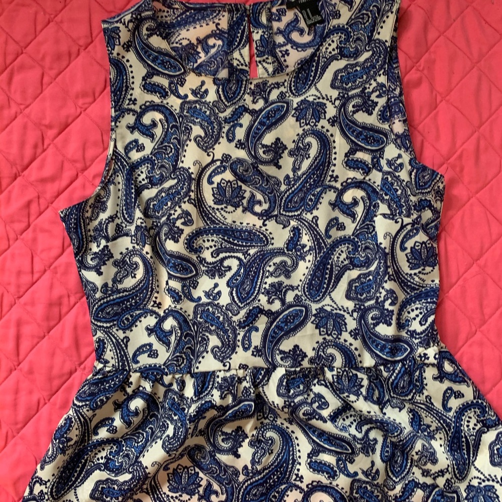 Only the blue is available. ❤️❤️❤️